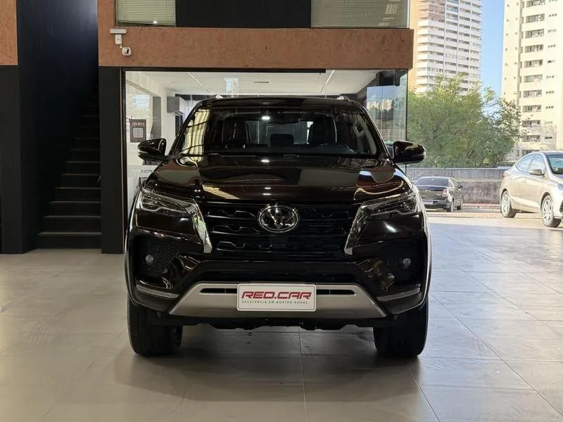 Toyota Hilux SW4 2021, foto 4 de 7